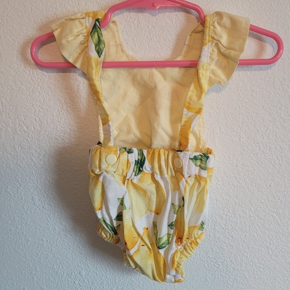 Adorable lemon overall bubble romper 0-3 months not tagged - Picture 2 of 4